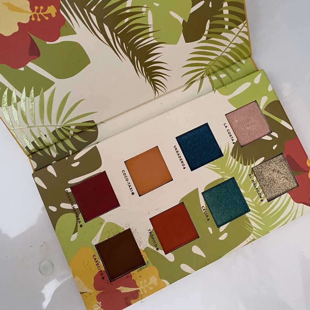 Alamar cosmetics eyeshadow palette